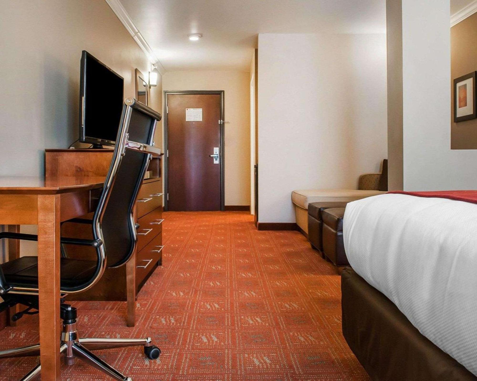 Comfort Suites Farmington Exteriör bild