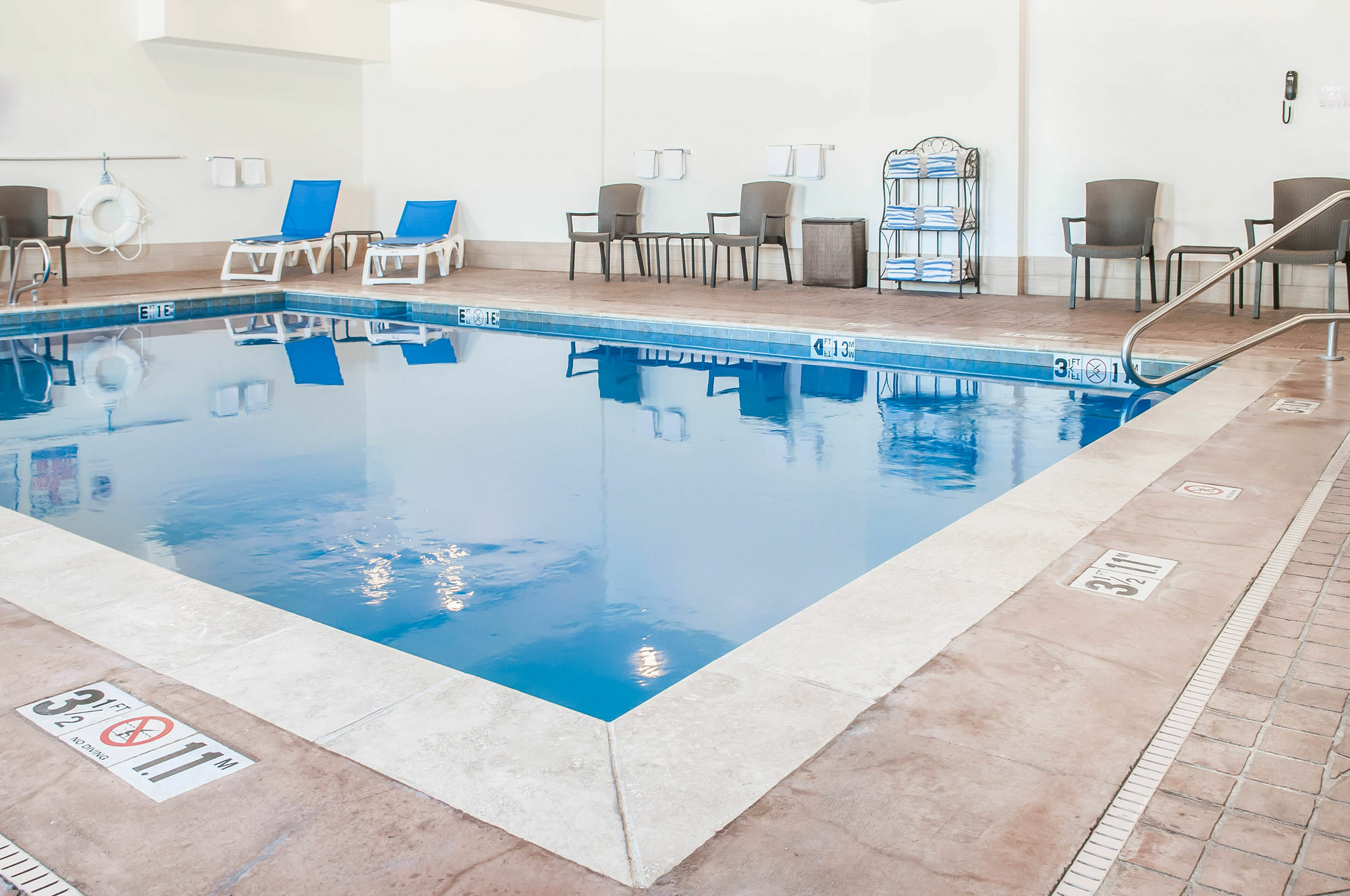 Comfort Suites Farmington Exteriör bild