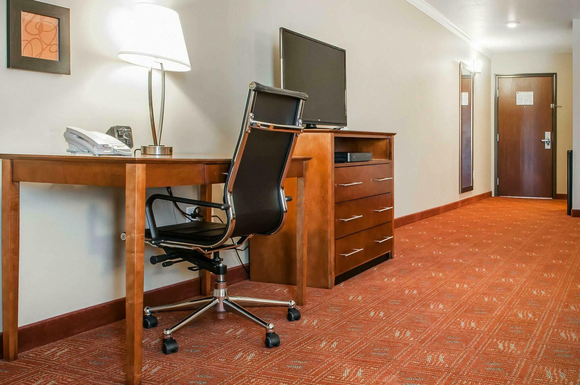 Comfort Suites Farmington Exteriör bild